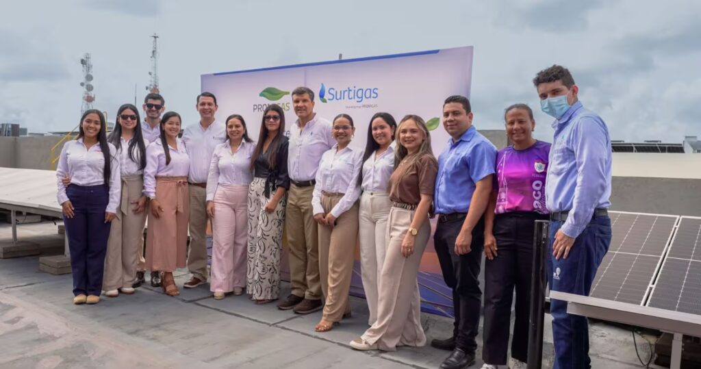Bolívar avanza en sostenibilidad con nueva planta solar en centro comercial