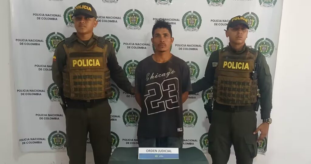 Un procedimiento policial en Magangué destapó el historial delictivo de un hombre requerido por la justicia.
