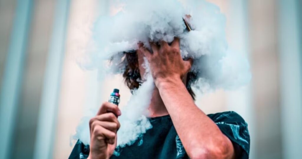 La OMS alerta: el vapeo gana terreno entre adolescentes en todo el mundo