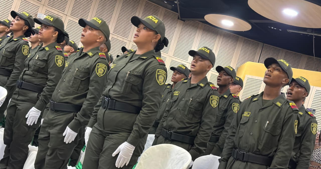34 jóvenes juraron bandera y se integran como auxiliares de Policía en Magangué