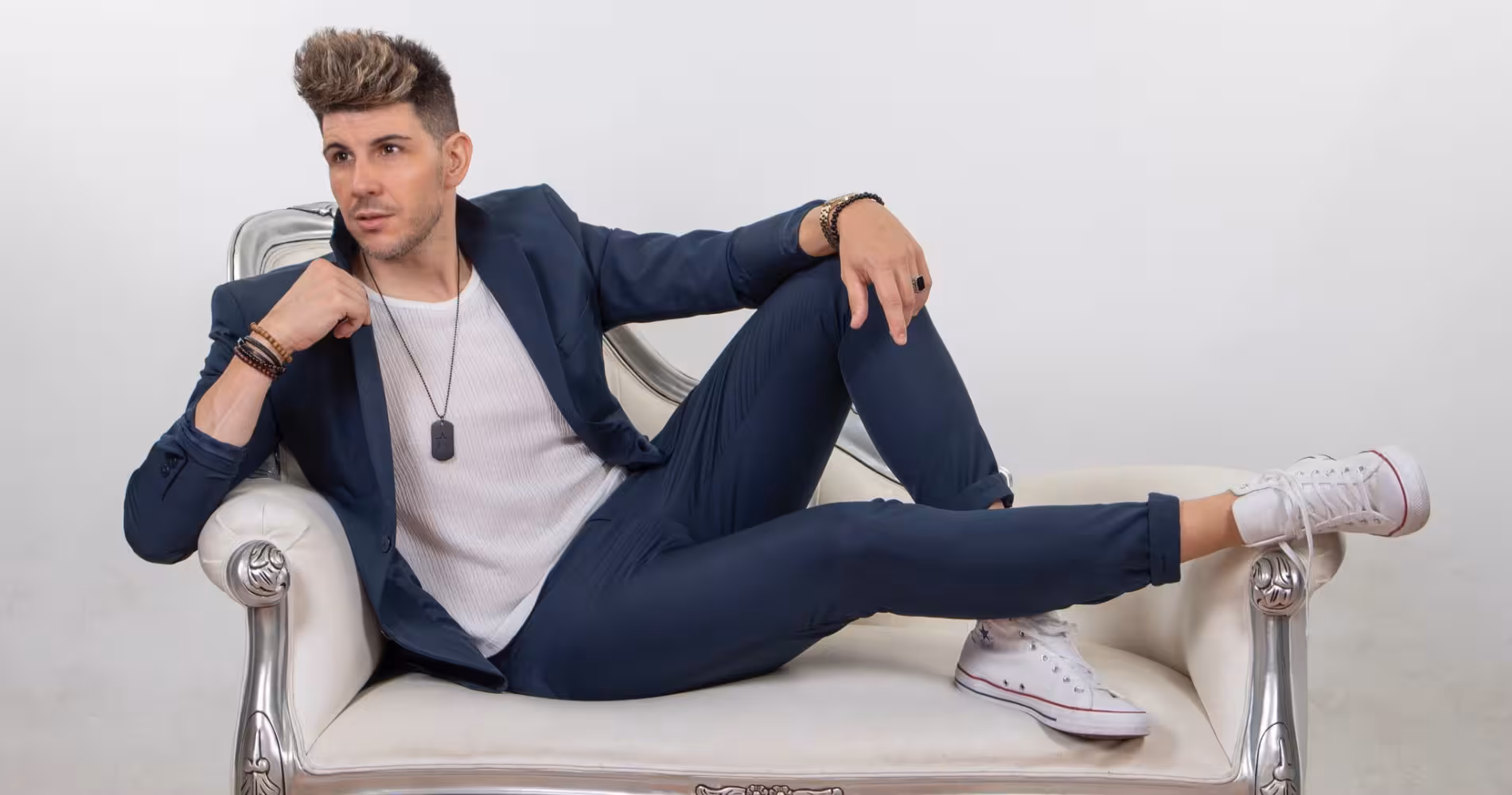 Billboard destaca a Rubén Alegría como artista a seguir en 2026