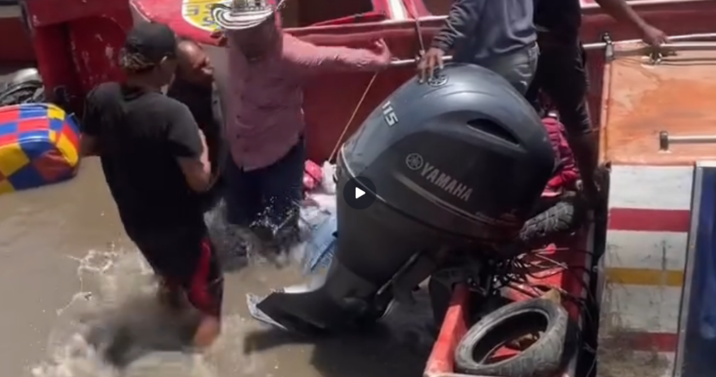Susto en Magangué: chalupa se hunde antes de zarpar en pleno puerto